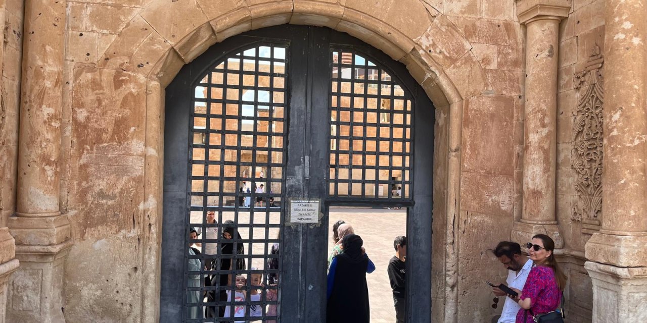 İshak Paşa Sarayı’nın gerçek kapısı nerede?