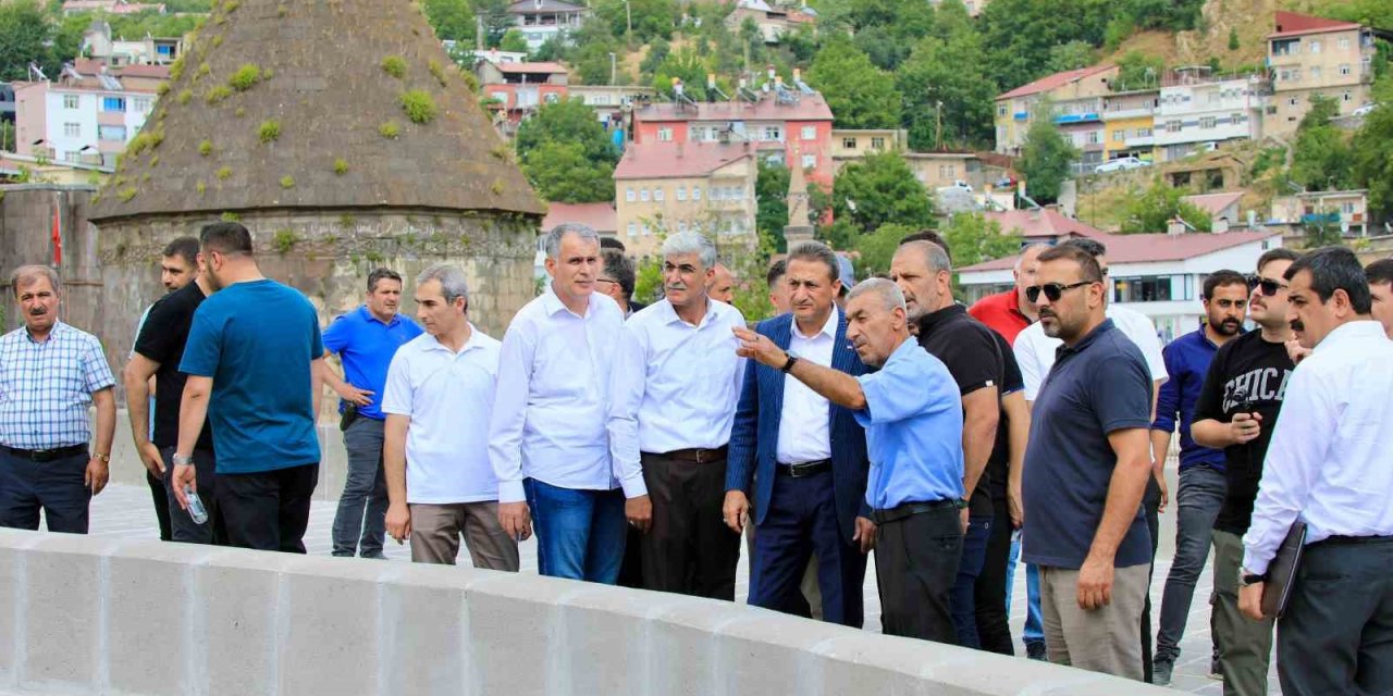 Bitlis Valisi dere üstü projesini yerinde gördü