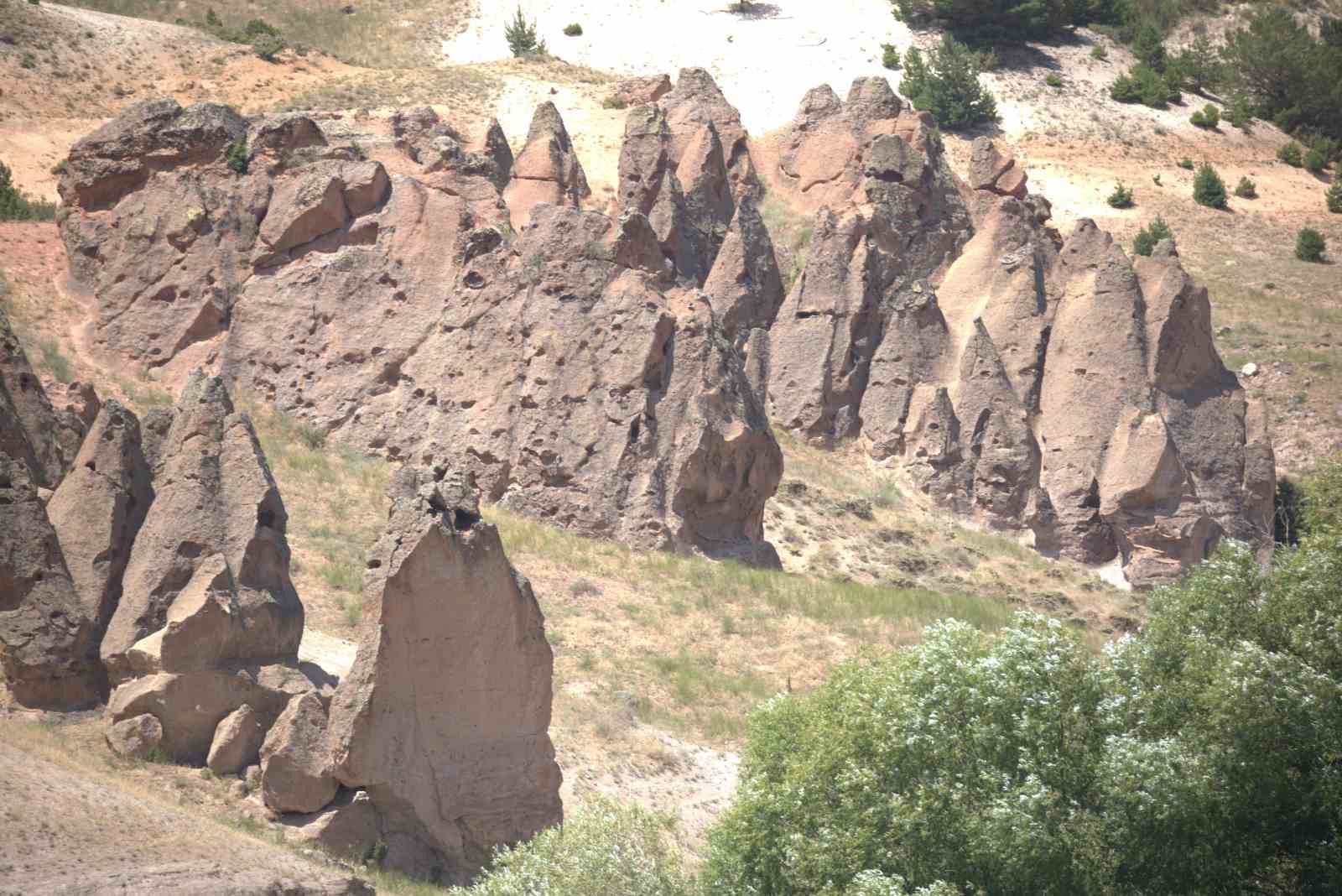 Kars'ın peri bacaları turizme kazandırılmayı bekliyor