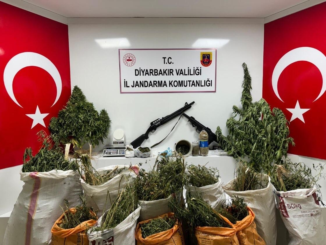 Diyarbakır’da uyuşturucu operasyonları