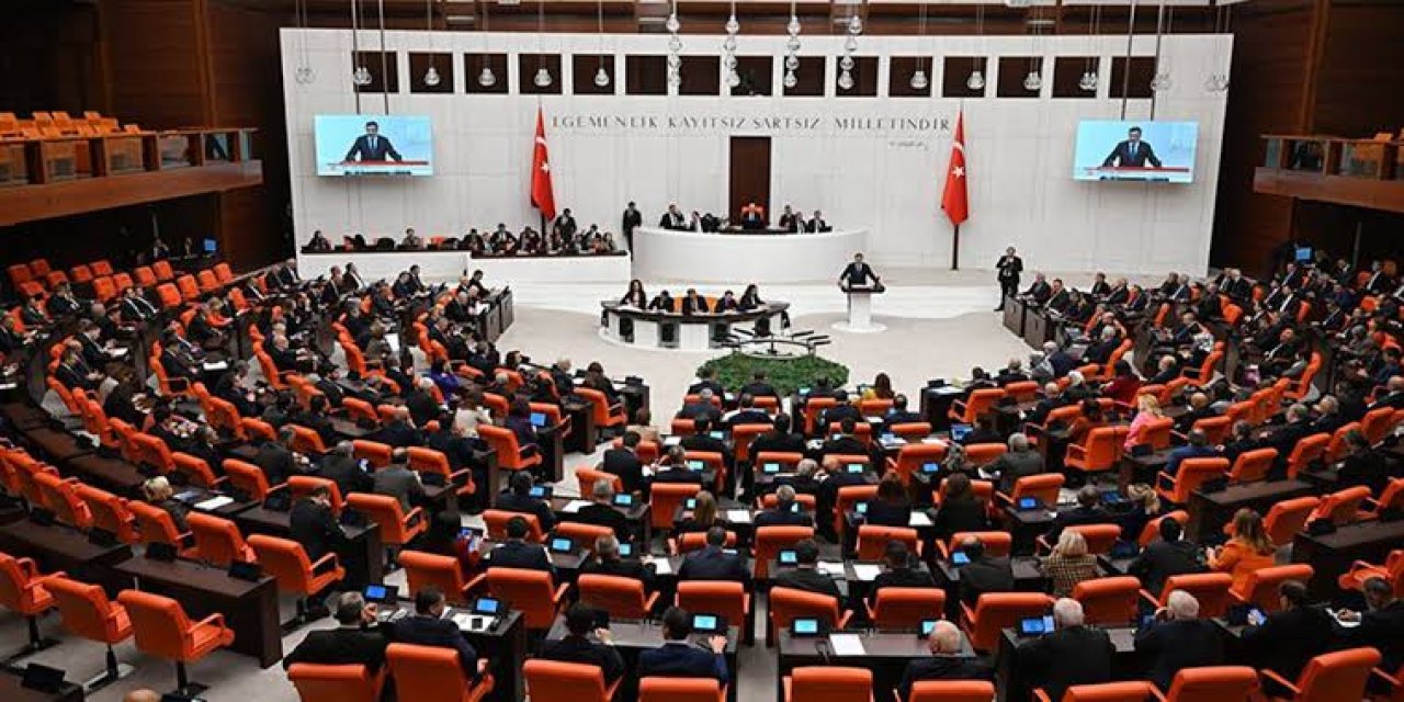 En düşük emekli aylığının 12 bin 500 lira olmasını amaçlayan 29. madde TBMM Genel Kurulu’nda kabul edildi.