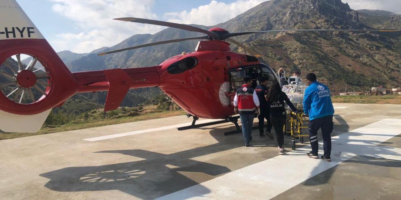 Van'da ambulans helikopter yüksekten düşen çocuk için havalandı