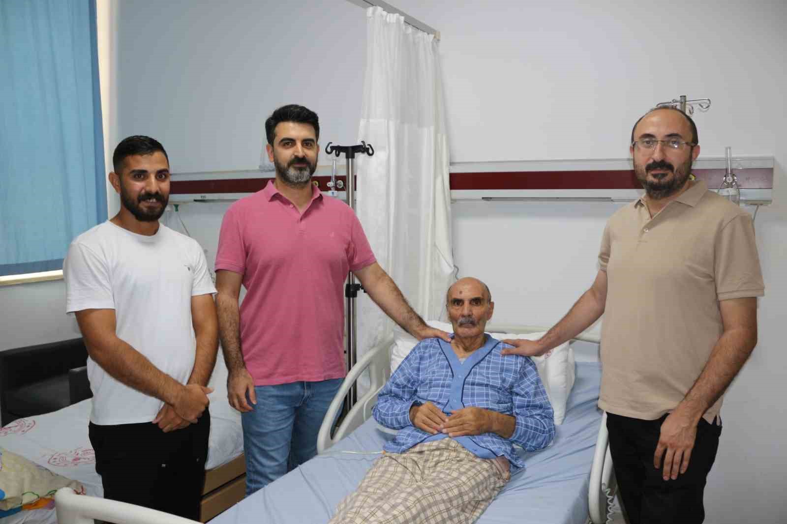 Diyarbakır'da 66 yaşındaki hasta tümörden 6 saatlik operasyonla kurtuldu