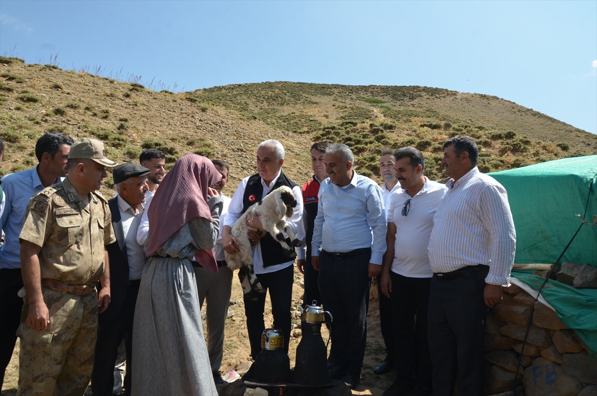 Muş Valisi Çakır'dan, yayladaki besicilere ziyaret