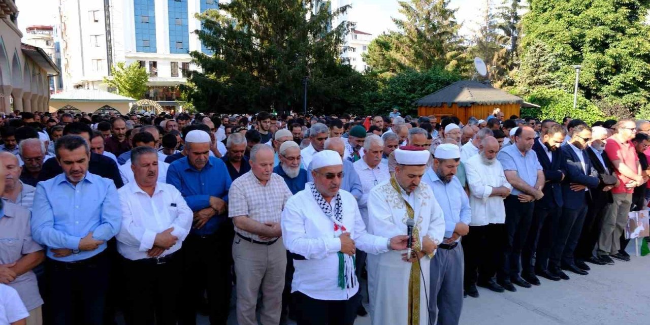 Van’da İsmail Haniye için gıyabi cenaze namazı kılındı