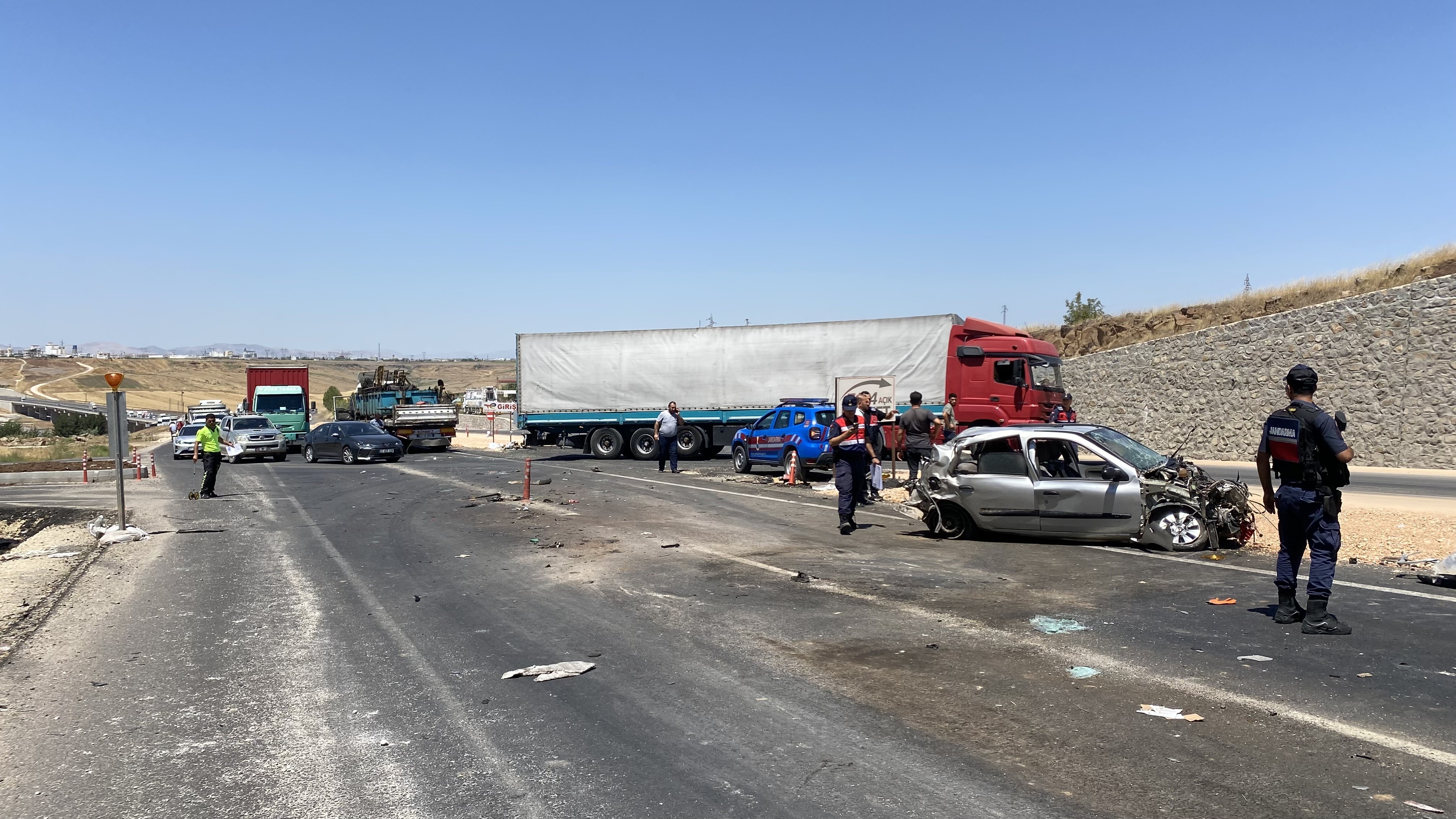 Diyarbakır’da feci kaza: 1 ölü, 4 yaralı