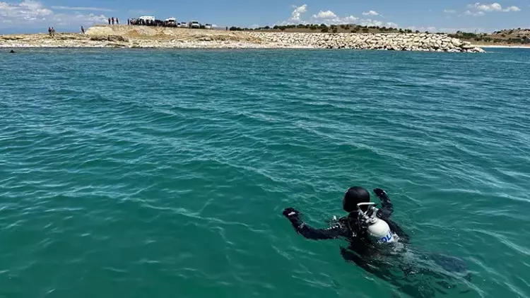 26 yaşındaki genç Van Gölü’nde boğuldu