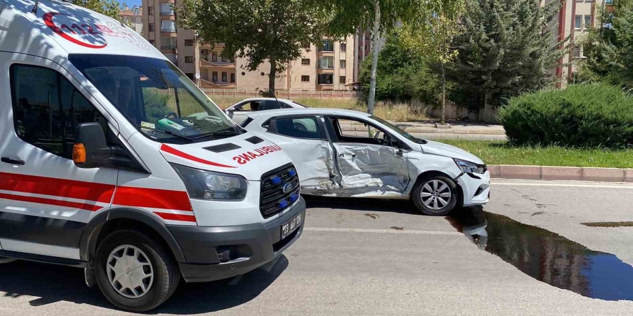 Elazığ’da trafik kazası: 2 yaralı