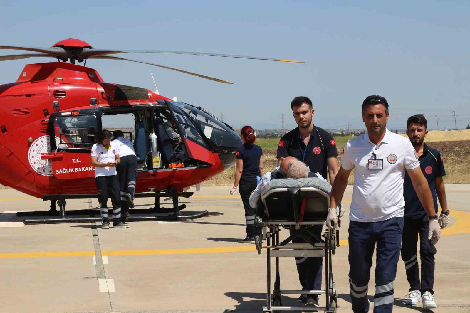 Diyarbakır’da kalp krizi geçiren yaşlı adam ambulans helikopterle hastaneye yetiştirildi