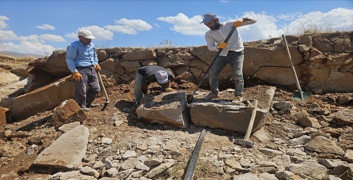 Muş'ta çıkarılan doğal kevge taşının zorlu yolculuğu