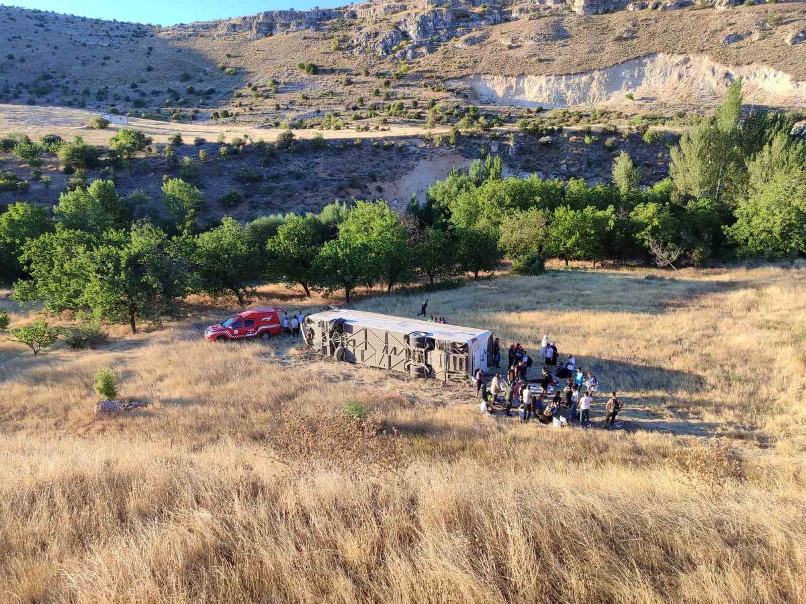 Bodrum-Van seferini yapan yolcu otobüsü şarampole uçtu: 3’ü ağır 11 yaralı