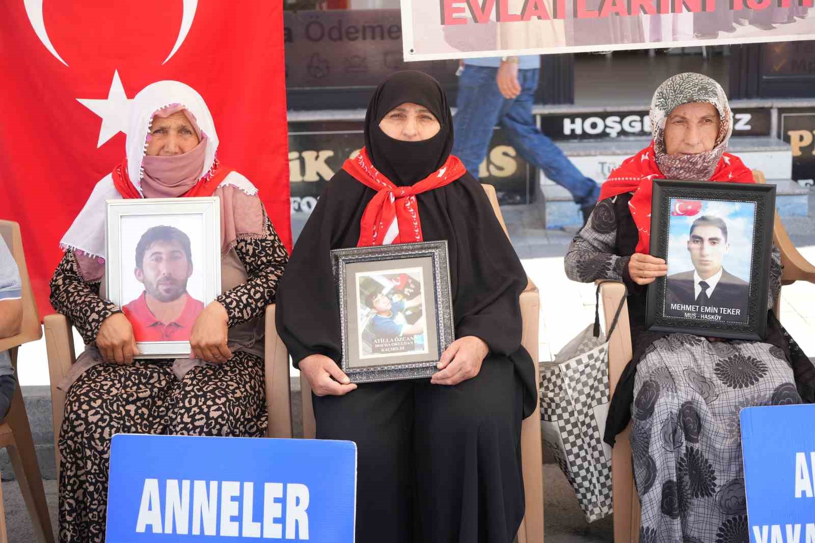 Muşlu ailelerin evlat nöbeti kararlılıkla sürdürüyor