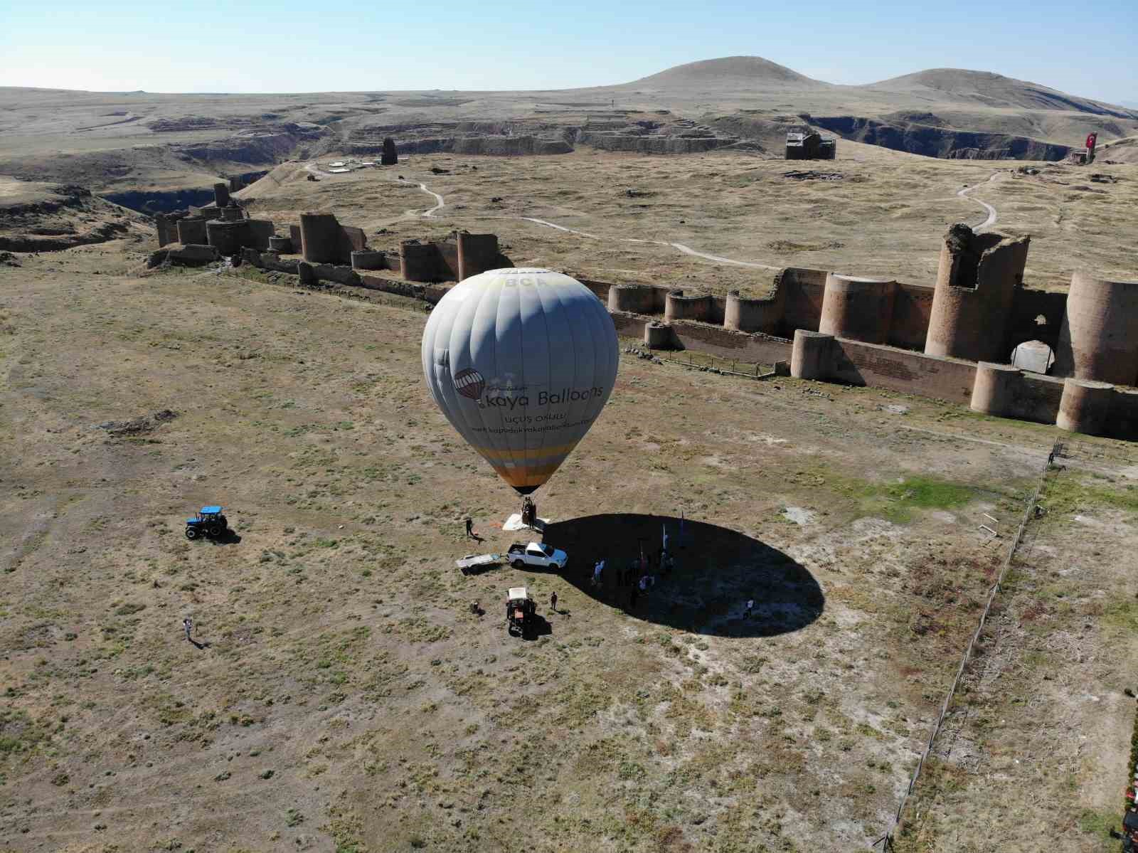 Kars'ta Ani Ören Yeri’nde ilk kez balon uçuruldu