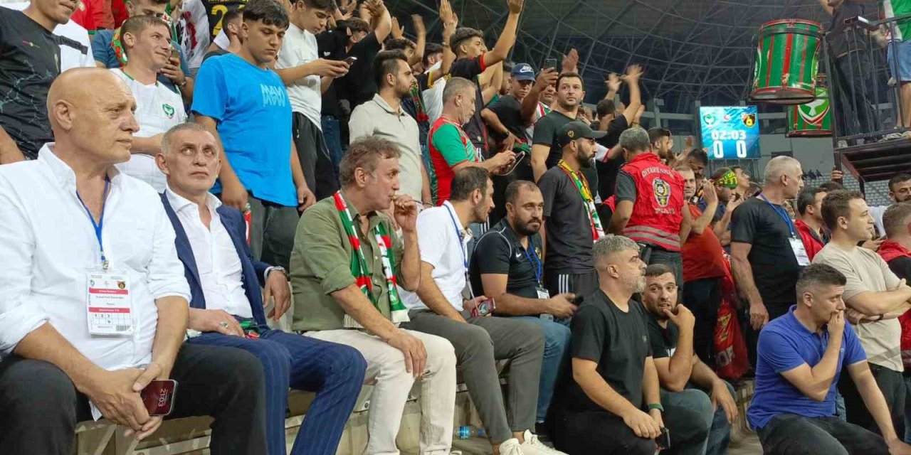 TFF Başkanı İbrahim Hacıosmanoğlu Amedspor taraftarı arasında maç izledi