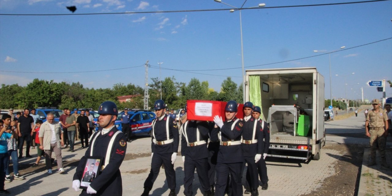 Başçavuş Gündoğdu, memleketi Bitlis'te son yolculuğuna uğurlandı