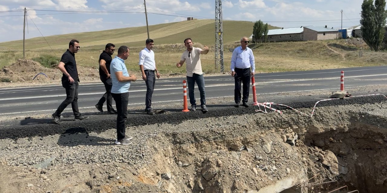 Hamur’da yeni yolu incelediler