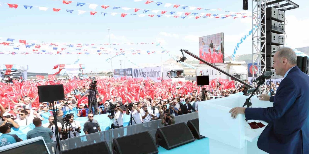 Cumhurbaşkanı Erdoğan: "Ülkemize istikamet çizildiği günler geride kalmıştır"