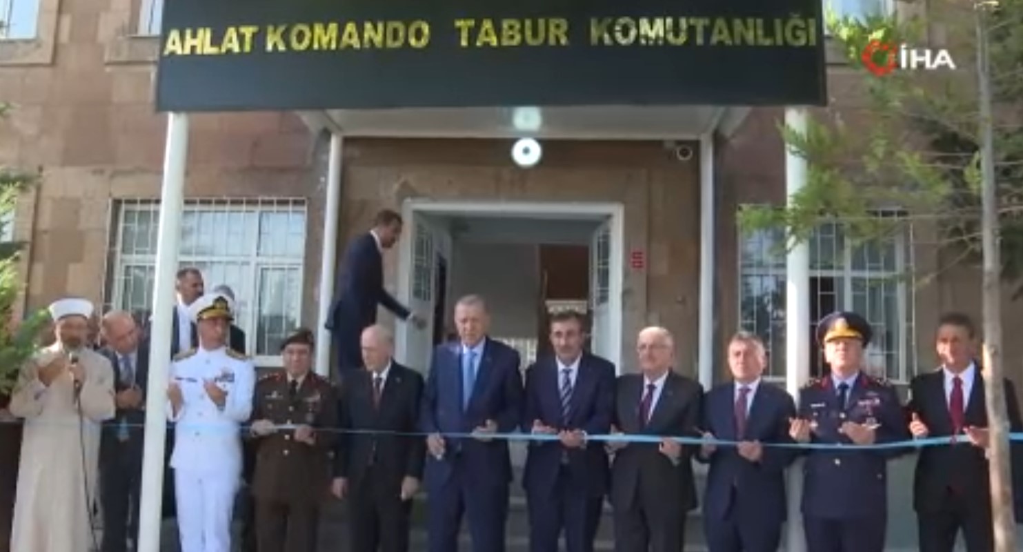 Cumhurbaşkanı Erdoğan, Ahlat Komando Tabur Komutanlığı açılışını yaptı