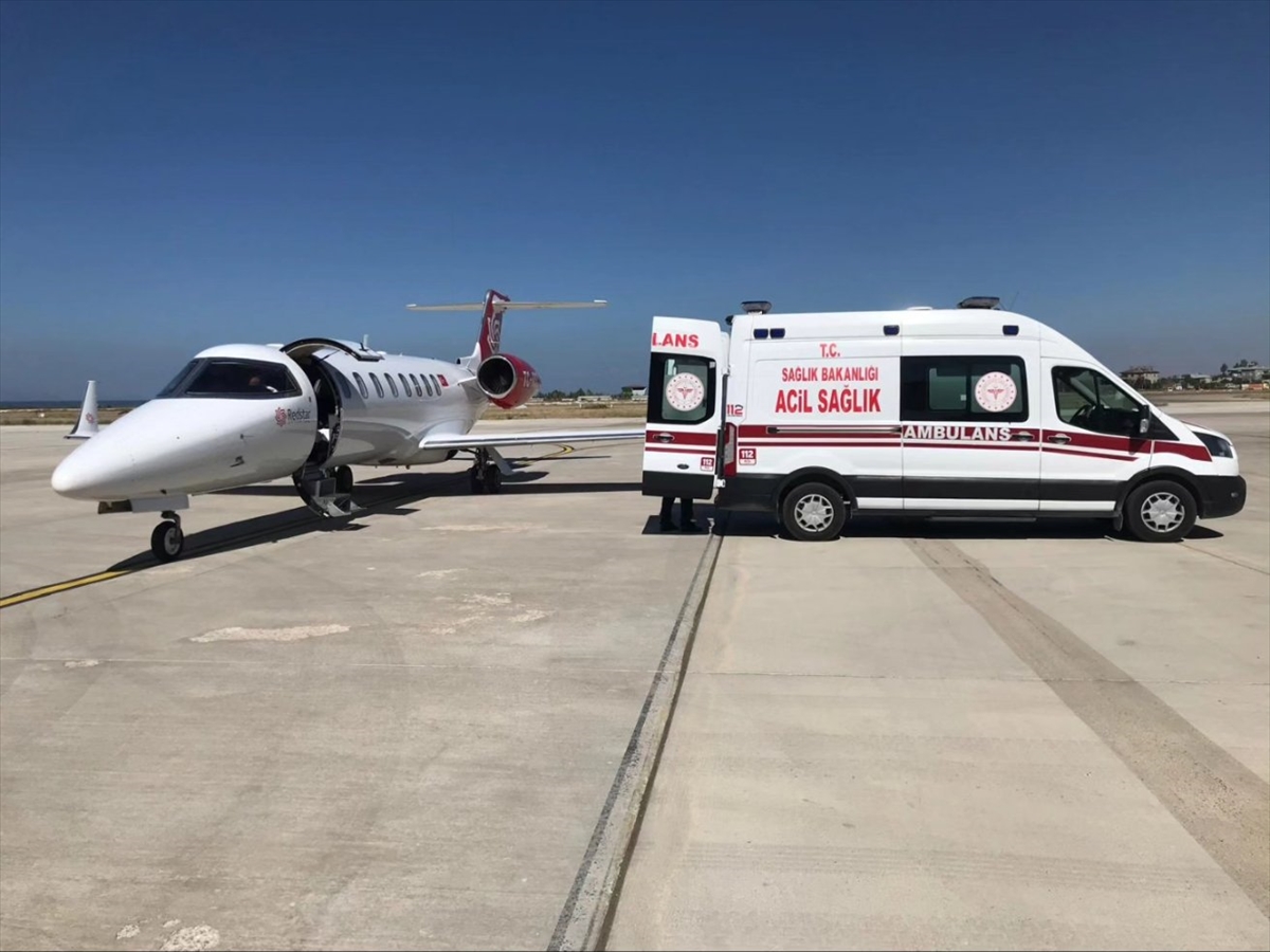 Van'da 3 günlük bebek, ambulans uçakla İstanbul'a sevk edildi