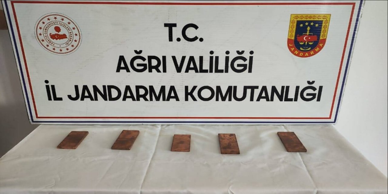 Ağrı’da kilo kilo altın ele geçirildi