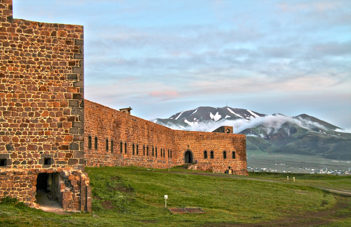 Erzurum'un asırlık "Mecidiye Tabyası" görenleri hayran bırakıyor