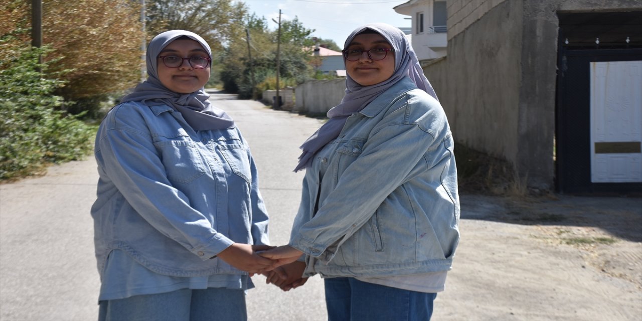 İkizinden ayrılmak istememişti sonunda hayalleri gerçekleşti