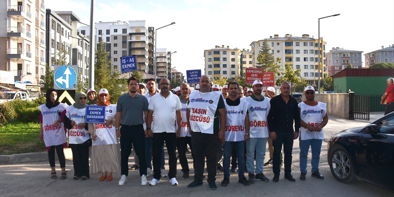 Belediyeden çıkarılan 21 işçinin yüzü güldü