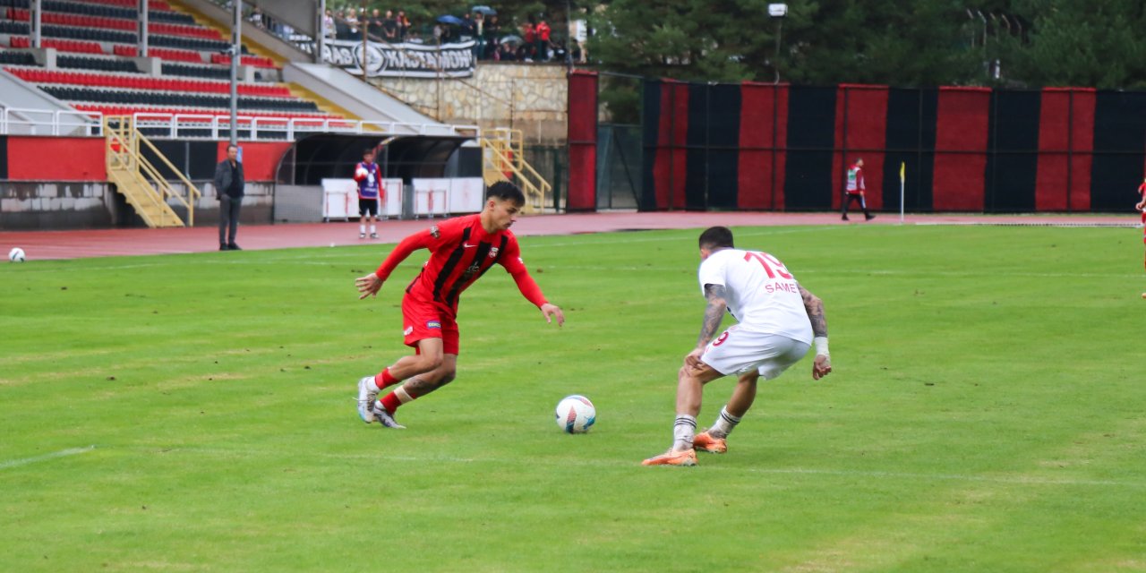 TFF 2. Lig'te  GMG Kastamonuspor evinde Batman Petrolsporu yendi