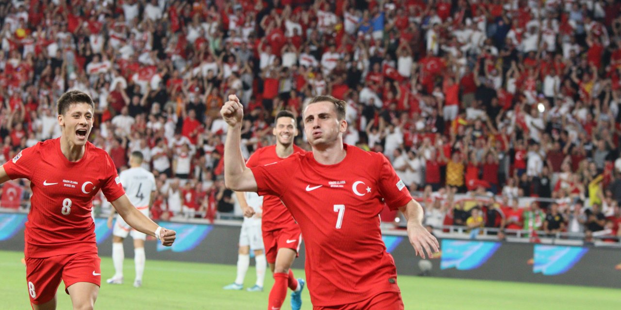 A Milli Futbol Takımı ile İzlanda İlk Yarıyı Berabere Tamamladı