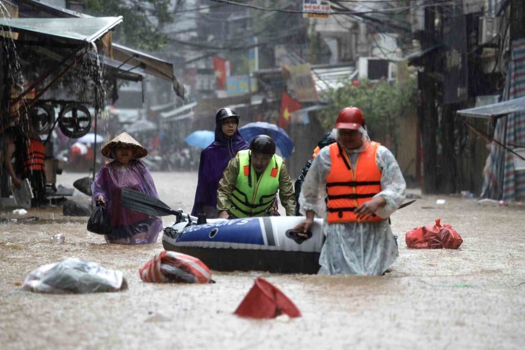 Vietnam’ı vuran tayfun