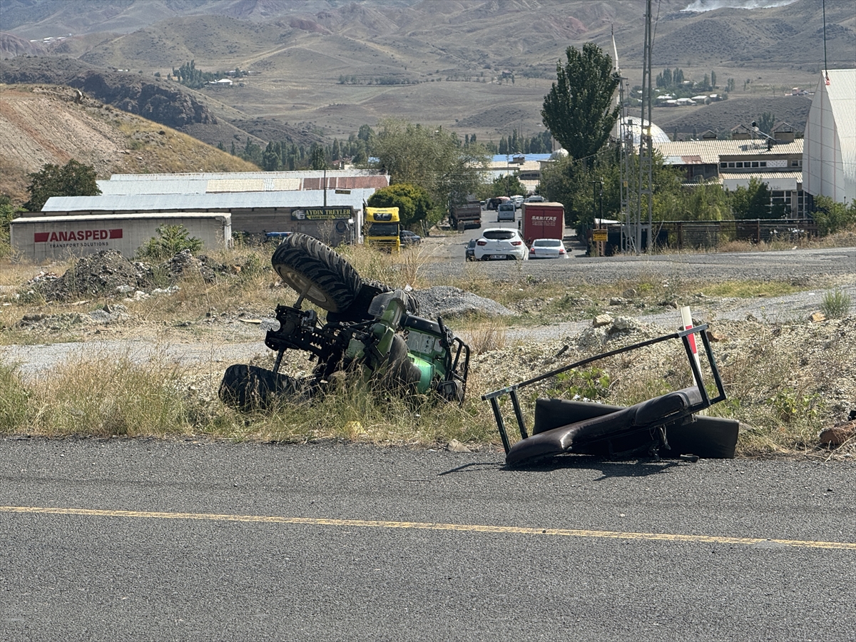 Erzurum'da minibüs ile ATV çarpıştı