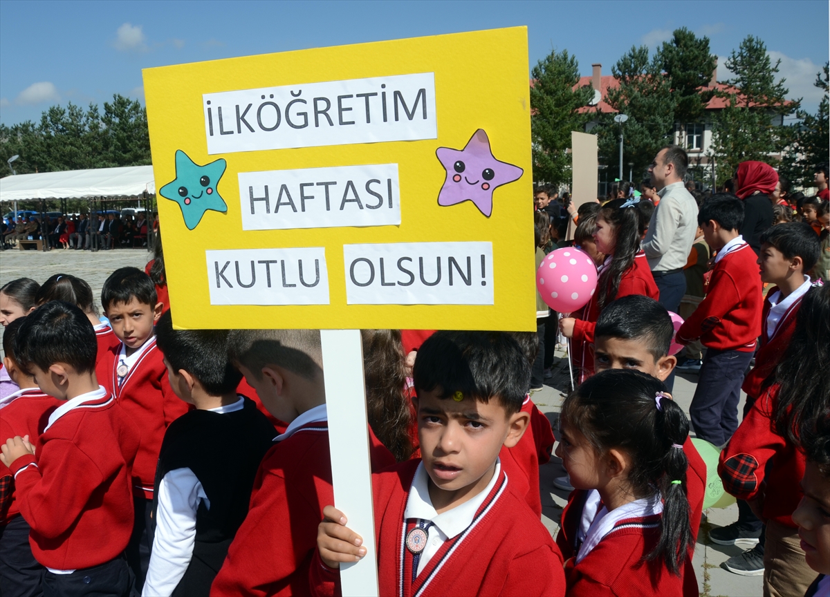 Kars'ta İlköğretim Haftası kutlandı