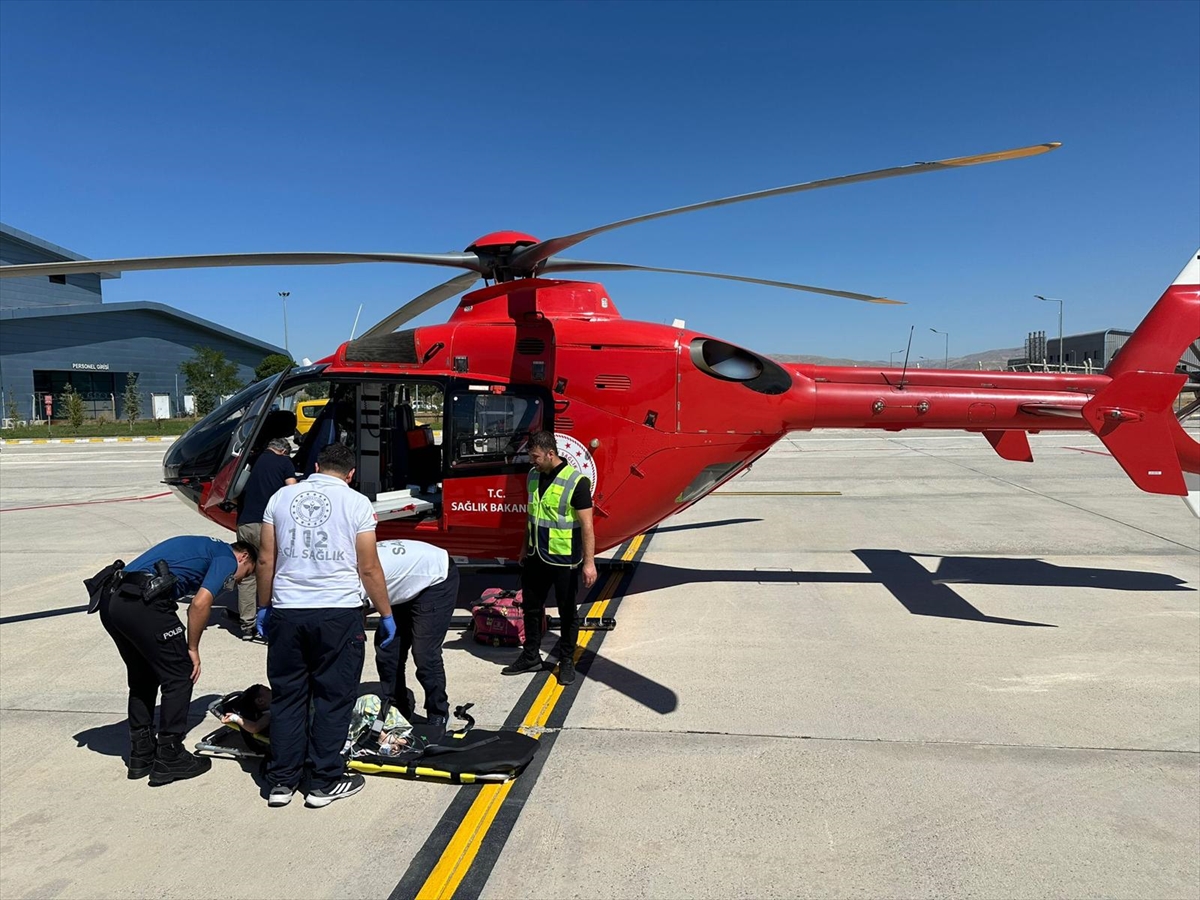 Muş'ta 3 yaşındaki çocuk ambulans helikopterle Ankara'ya sevk edildi