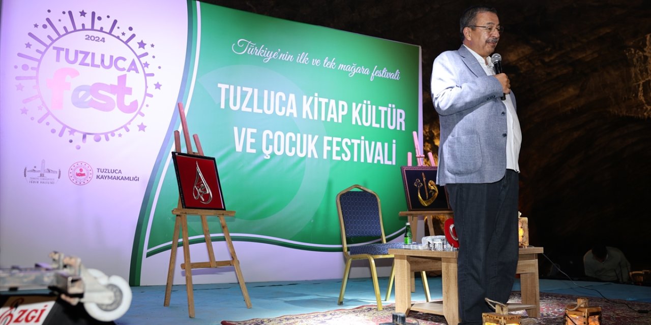 Iğdır'daki kitap ve çocuk festivalinde Hayati İnanç Söyleşisi