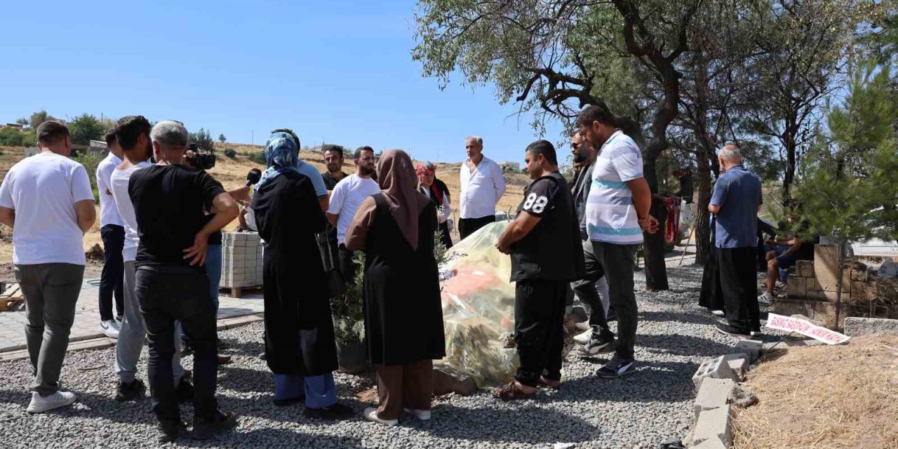 Vatandaşlar Narin’in mezarının şehitlikte olmasını talep ediyor