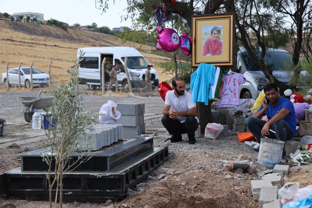 Diyarbakır'da Bağlar Kaymakamı Pendik, Narin için şiir yazdı