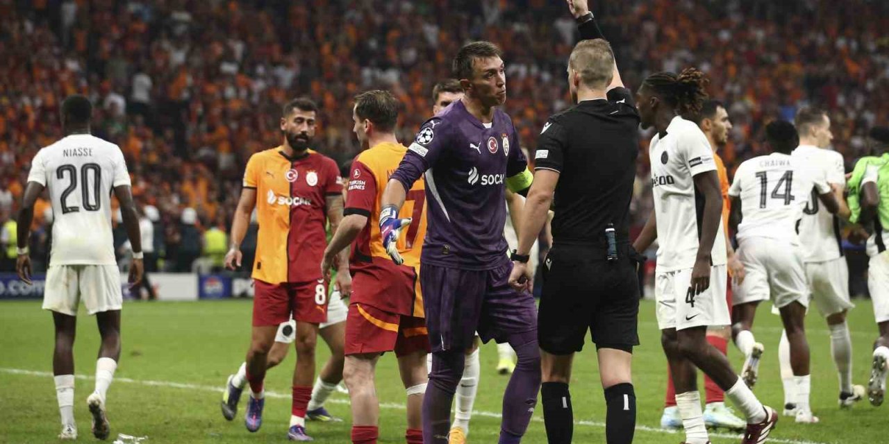 UEFA'dan Fernando Muslera’ya 3 maç men cezası