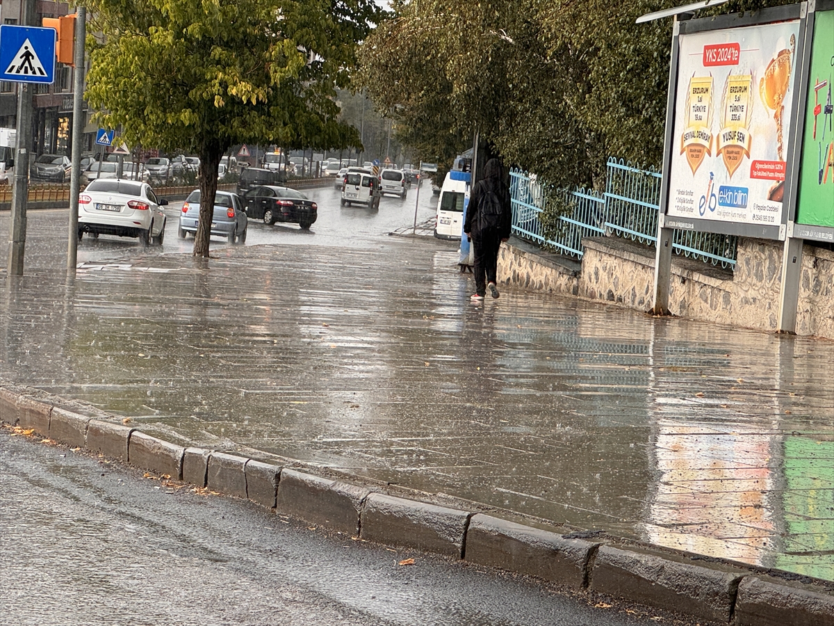 Erzurum'da sağanak etkili oldu