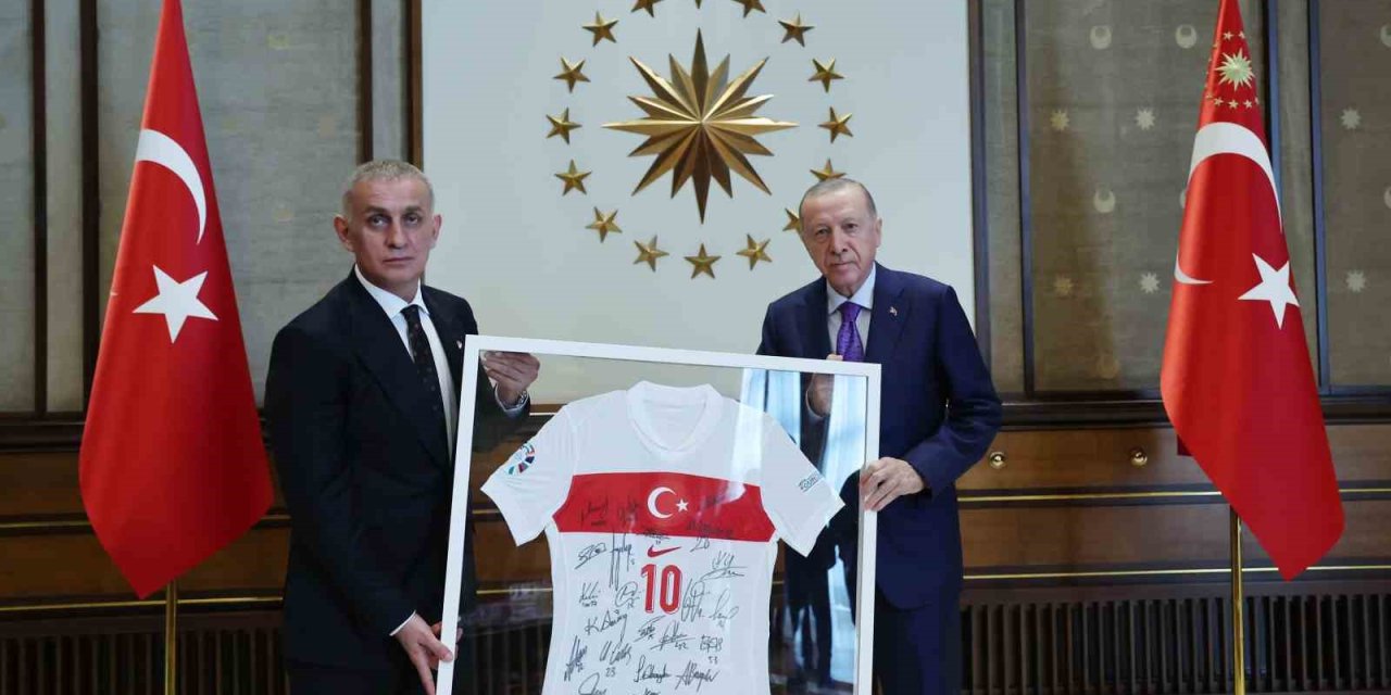 TFF Başkanı ile beraberindeki heyet Cumhurbaşkanlığı Külliyesi'nde