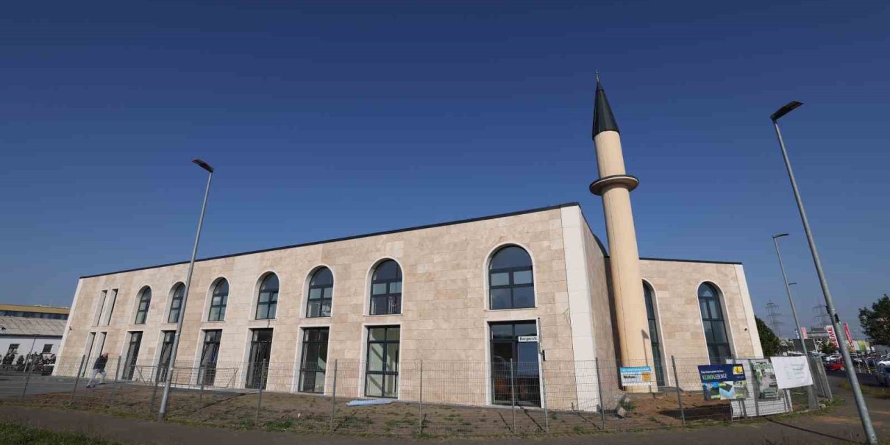 Almanya’da Camii Açılışı Gerçekleştirildi