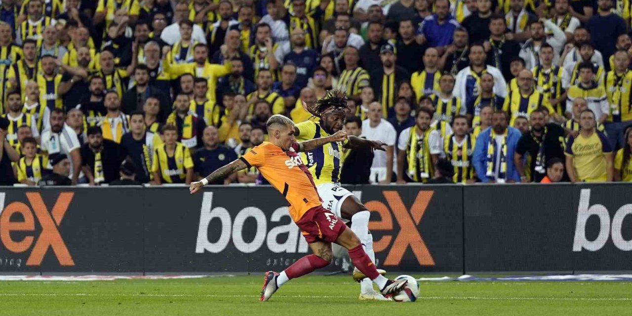 Fenerbahçe'nin evinde Galatasaray 2-0 öne geçti!