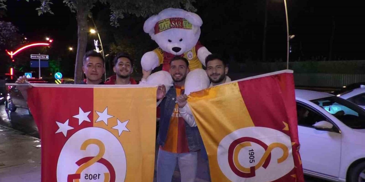 Erzurum’da Galatasaray taraftarının görkemli sevinci