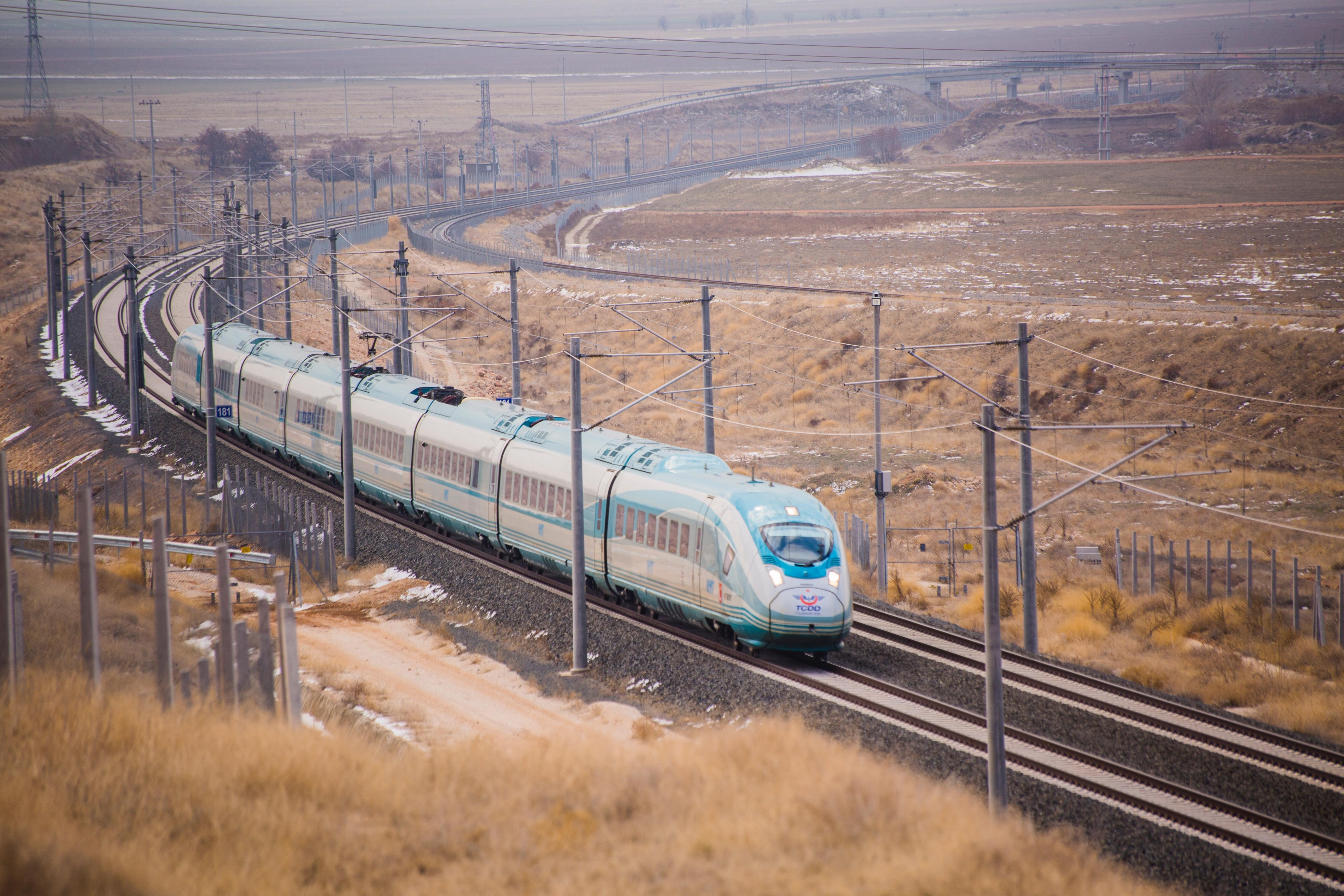 Yüksek Hızlı Tren hattı 4.5 ayda 200 bin yolcu taşıdı