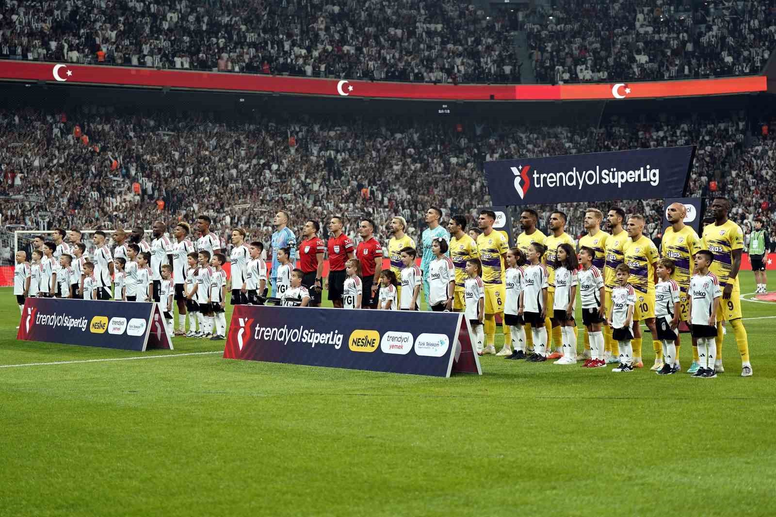 Beşiktaş Evinde 1-0 Öne Geçti