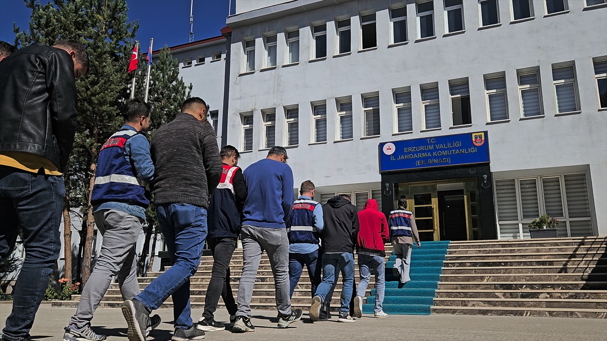 Erzurum'da terör propagandası yapan 10 şüpheli yakalandı