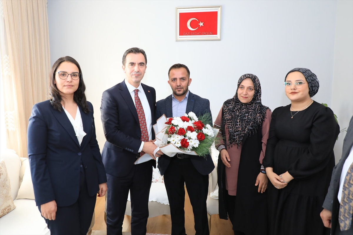 Bitlis Valisi Karakaya'dan gazi ve şehit ailesine ziyaret