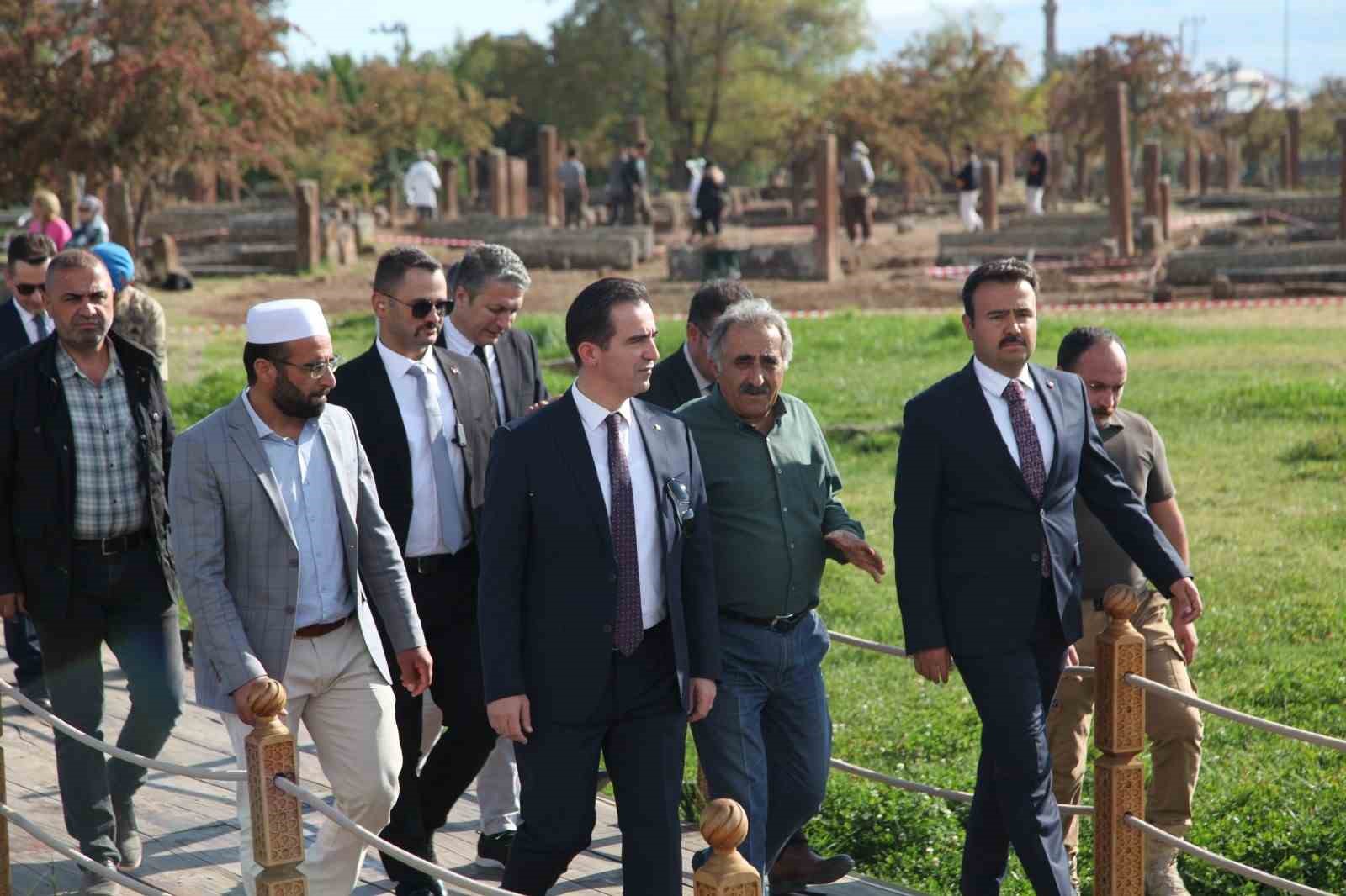 Bitlis’in yeni Valisi Karakaya'dan Ahlat'a ziyaret