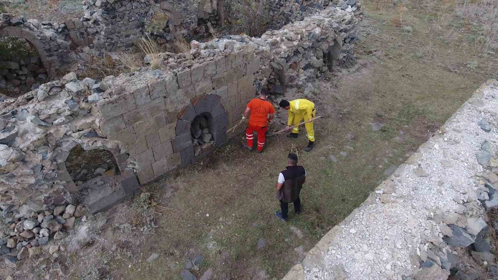 Erzurum'da tarihi tabyalar gün yüzüne çıkarılıyor