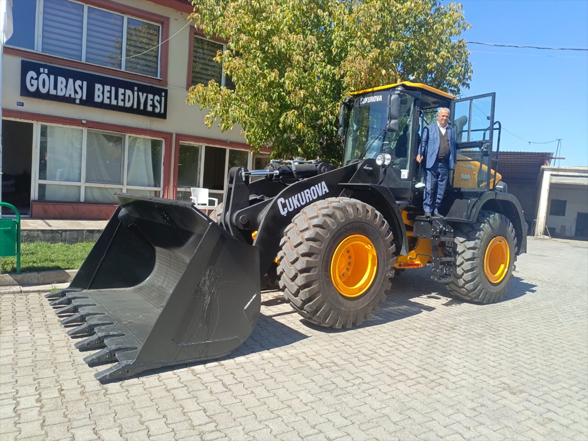 Bitlis'te Gölbaşı Belde Belediyesi iş makinesi aldı