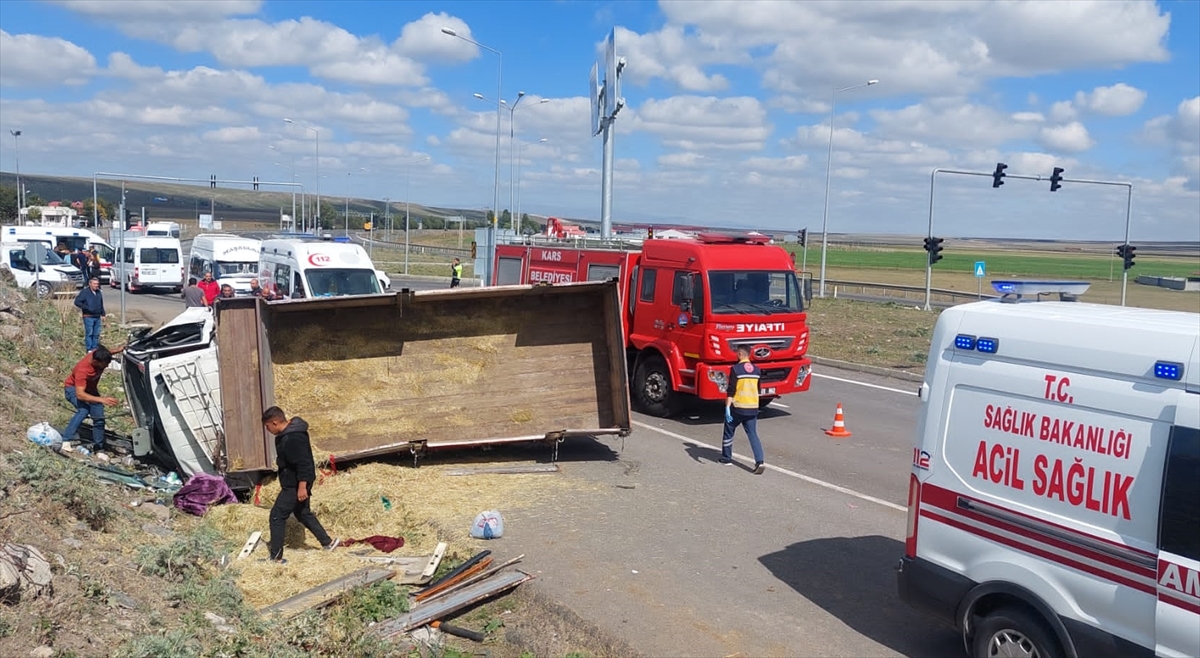 Kars'ta zincirleme kaza: 4 kişi yaralı